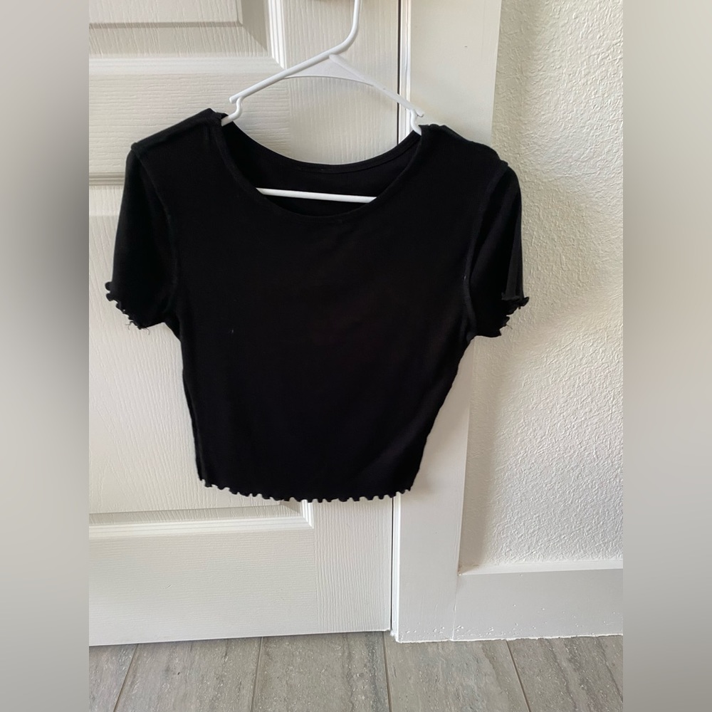 Tillys Black cropped tee with ruffle design